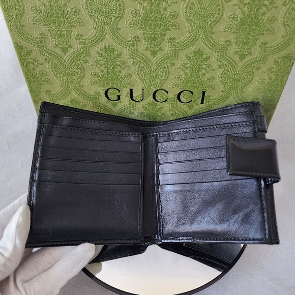 Auth Gucci Guccissima Patent Leather Compact Wallet - Picture 3 of 9